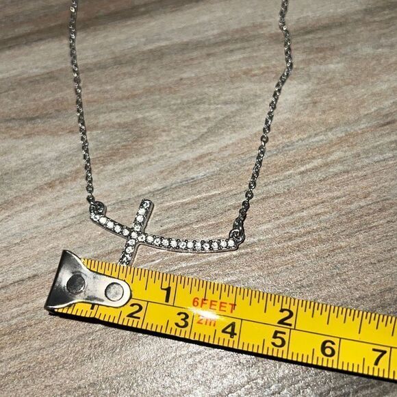 NY Rhinestones Curved Cross On Silver Tone Chain - Picture 5 of 6